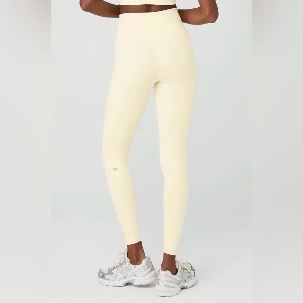 ALO Yoga 7/8 Airbrush Legging in French Vanilla